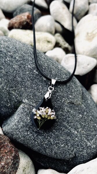 Lāsītes kulons “Baltais pelašķis”