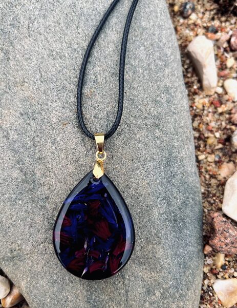 Lielais lāsītes kulons "Rudzupuķes"